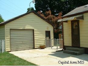 1804 South St Court Springfield, IL 62703 - Photo 2 of 9