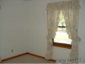 1804 South St Court Springfield, IL 62703 - Photo 4 of 9