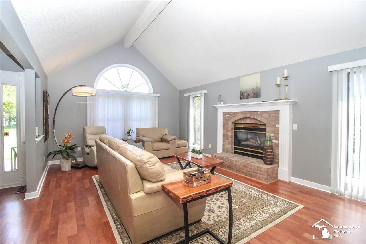 7501 Summerfield Road Lambertville, MI 48144 - Photo 6 of 42 50052672-5.JPG