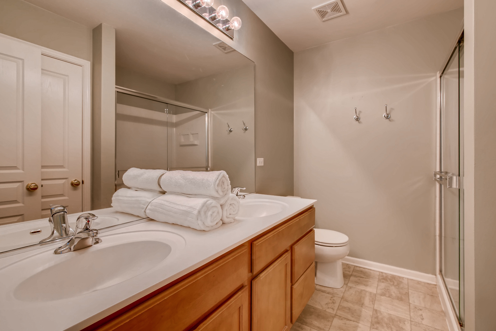 413 Metropolitan Street, Unit 413 Aurora, IL 60502 - Photo 8 of 14