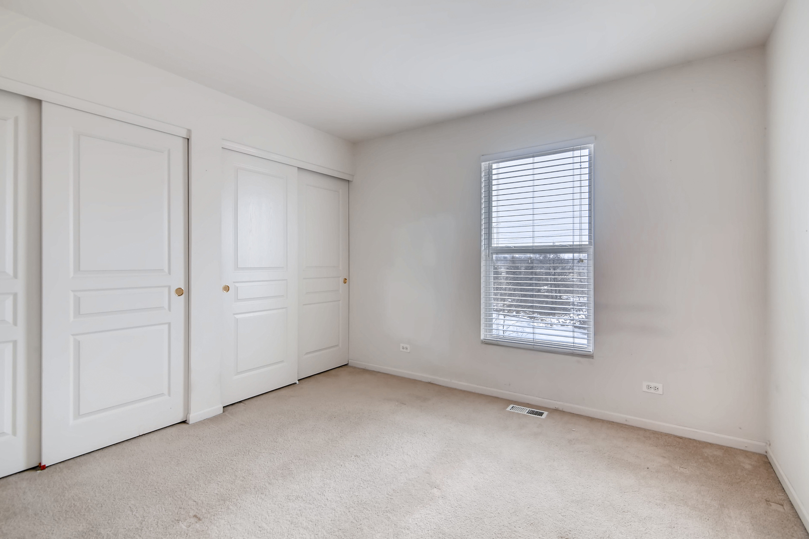 413 Metropolitan Street, Unit 413 Aurora, IL 60502 - Photo 9 of 14