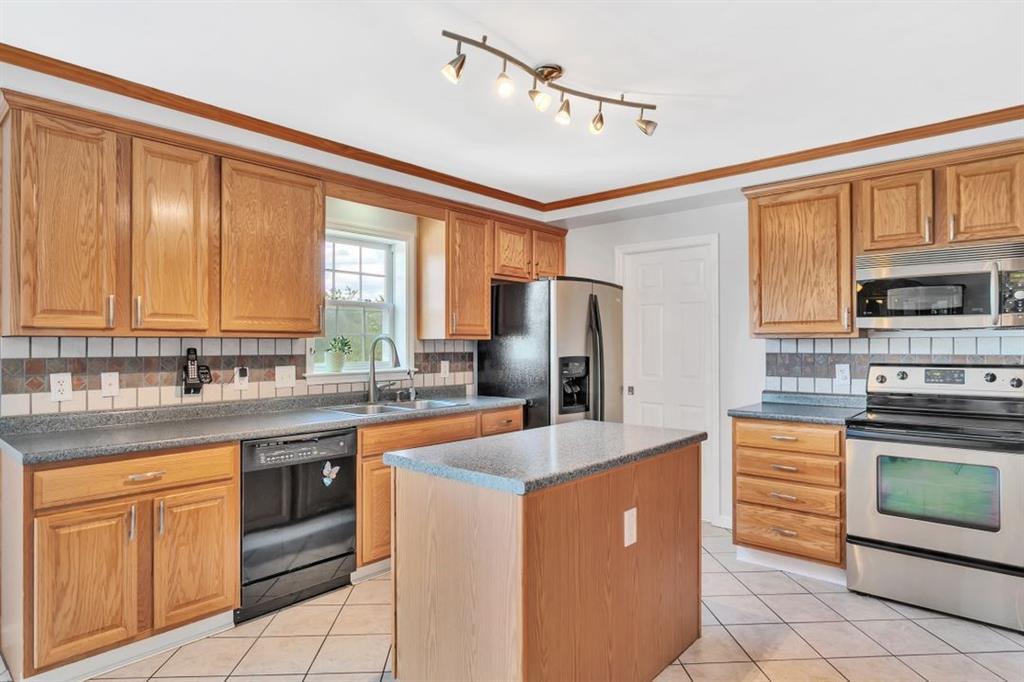 4505 Battle Ridge Road McDonald, PA 15057 - Photo 6 of 24