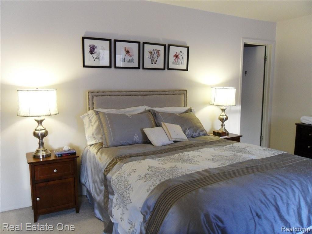 1132 Cove Lane, Unit 361 Rochester, MI 48306 - Photo 16 of 25 Master Bedroom