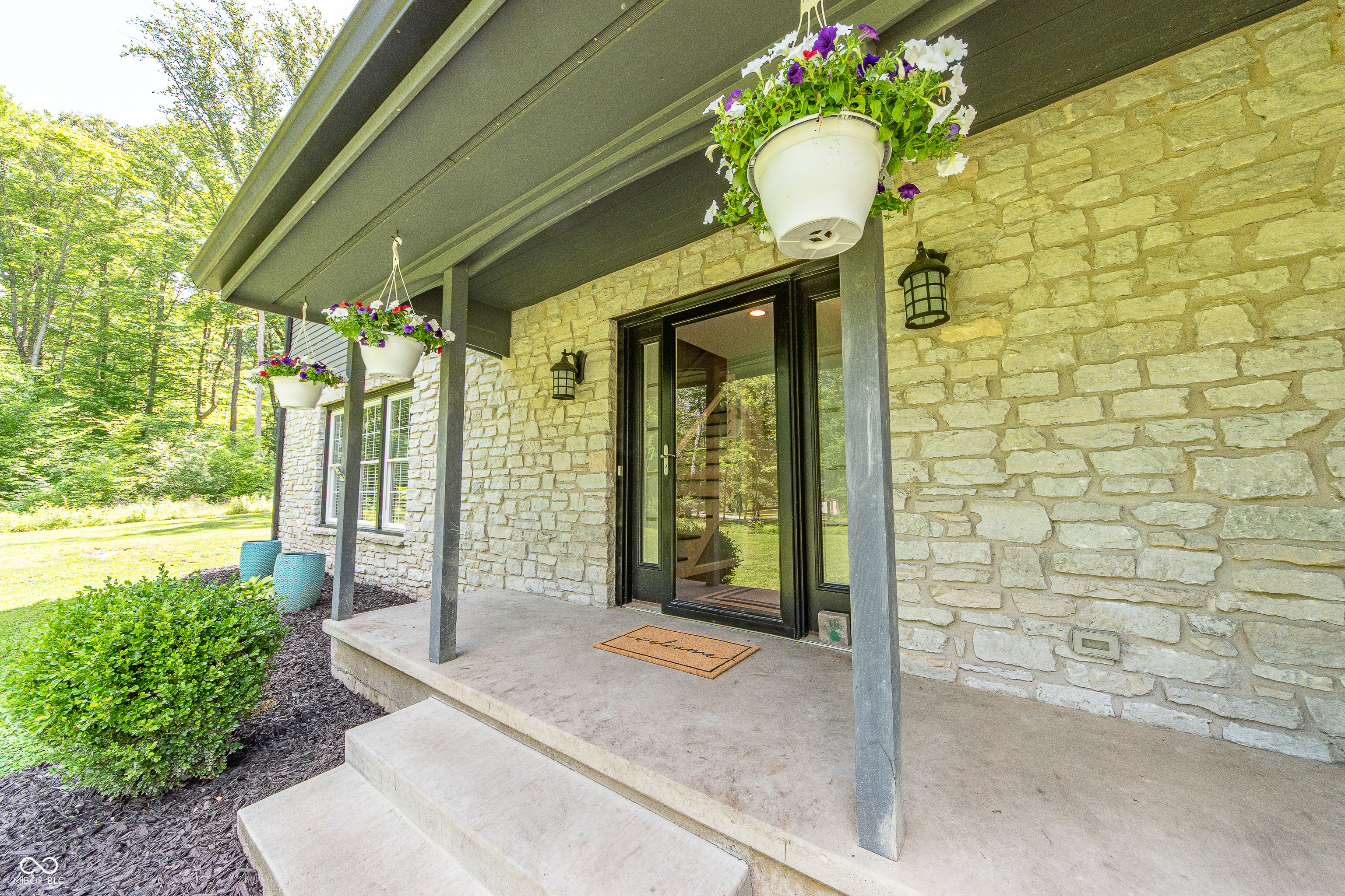 41 North Wolfcreek Road Columbus, IN 47201 - Photo 5 of 58
