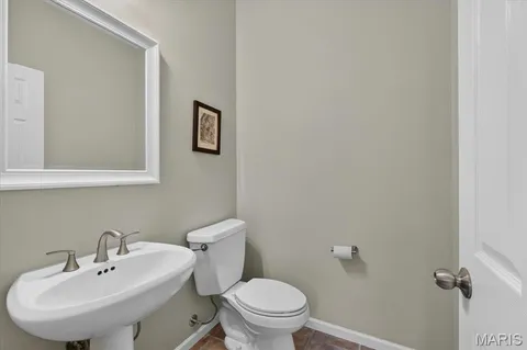 $1,285,000 | 1059 Greystone Manor Parkway, Chesterfield, MO 63005