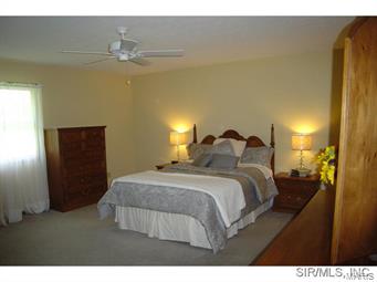 21 Ruth Ann Drive Godfrey, IL 62035 - Photo 4 of 24