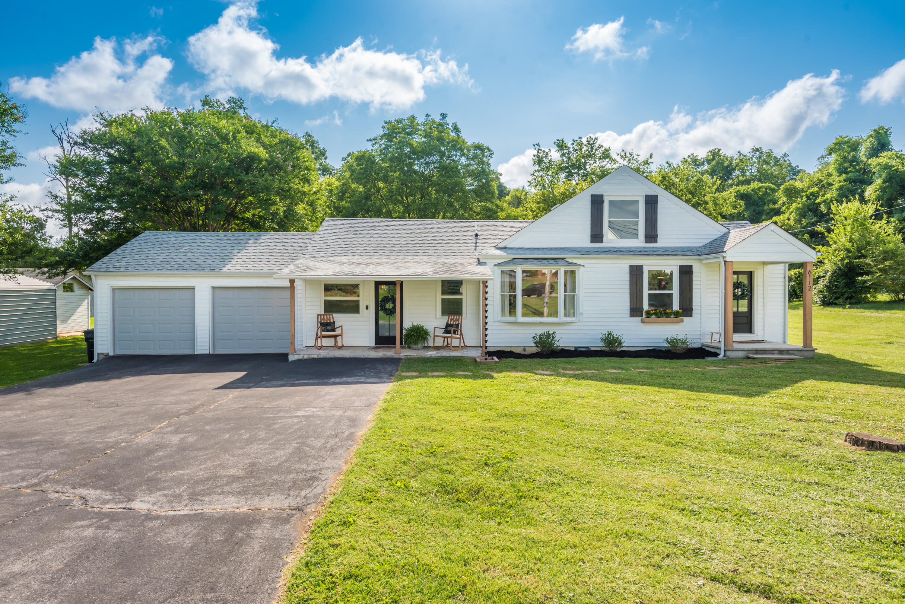 6112 Sevierville Pike Knoxville, TN 37920 - Photo 1 of 32 6112SeviervillePike-5
