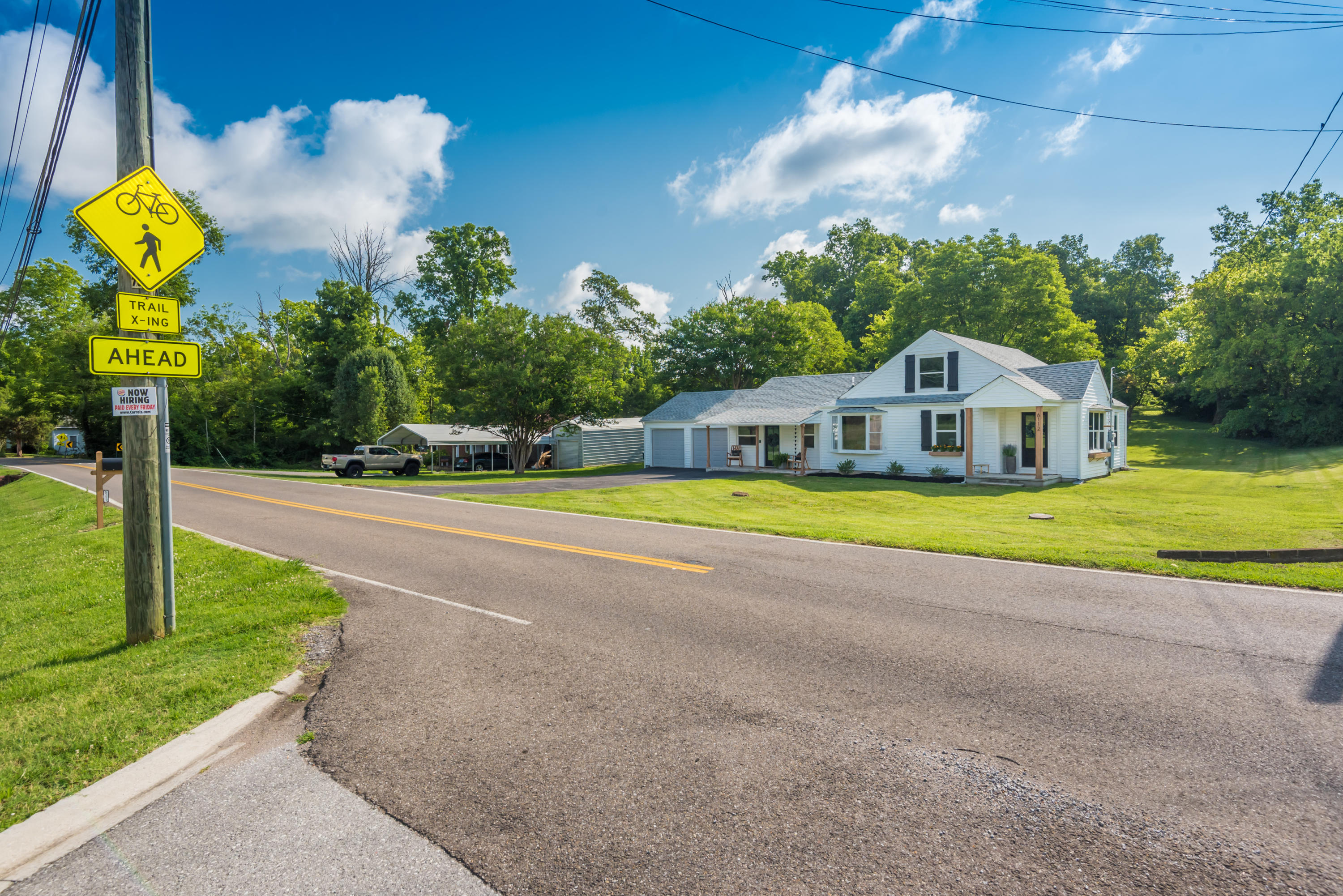 6112 Sevierville Pike Knoxville, TN 37920 - Photo 2 of 32 6112SeviervillePike-2