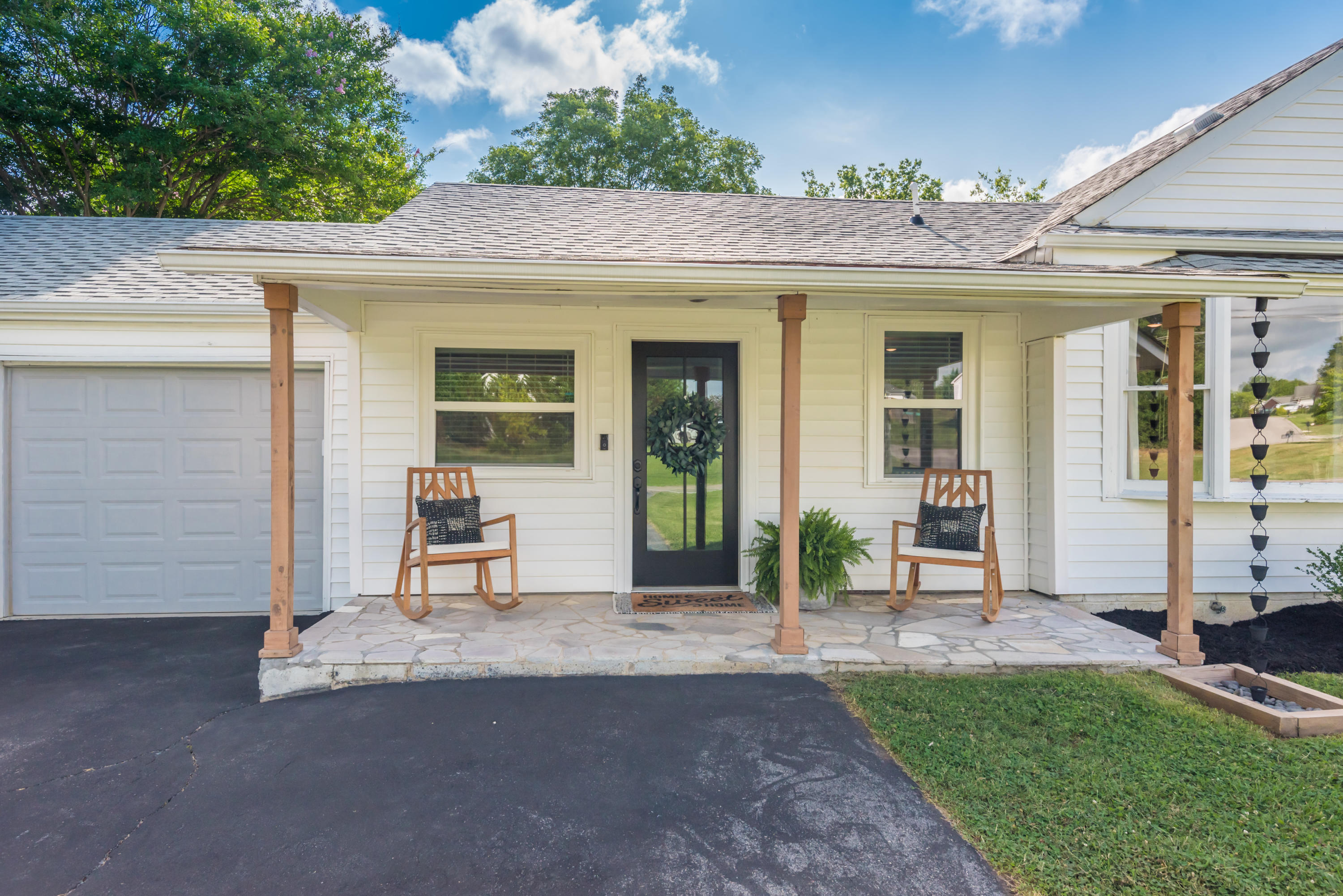 6112 Sevierville Pike Knoxville, TN 37920 - Photo 3 of 32 6112SeviervillePike-4