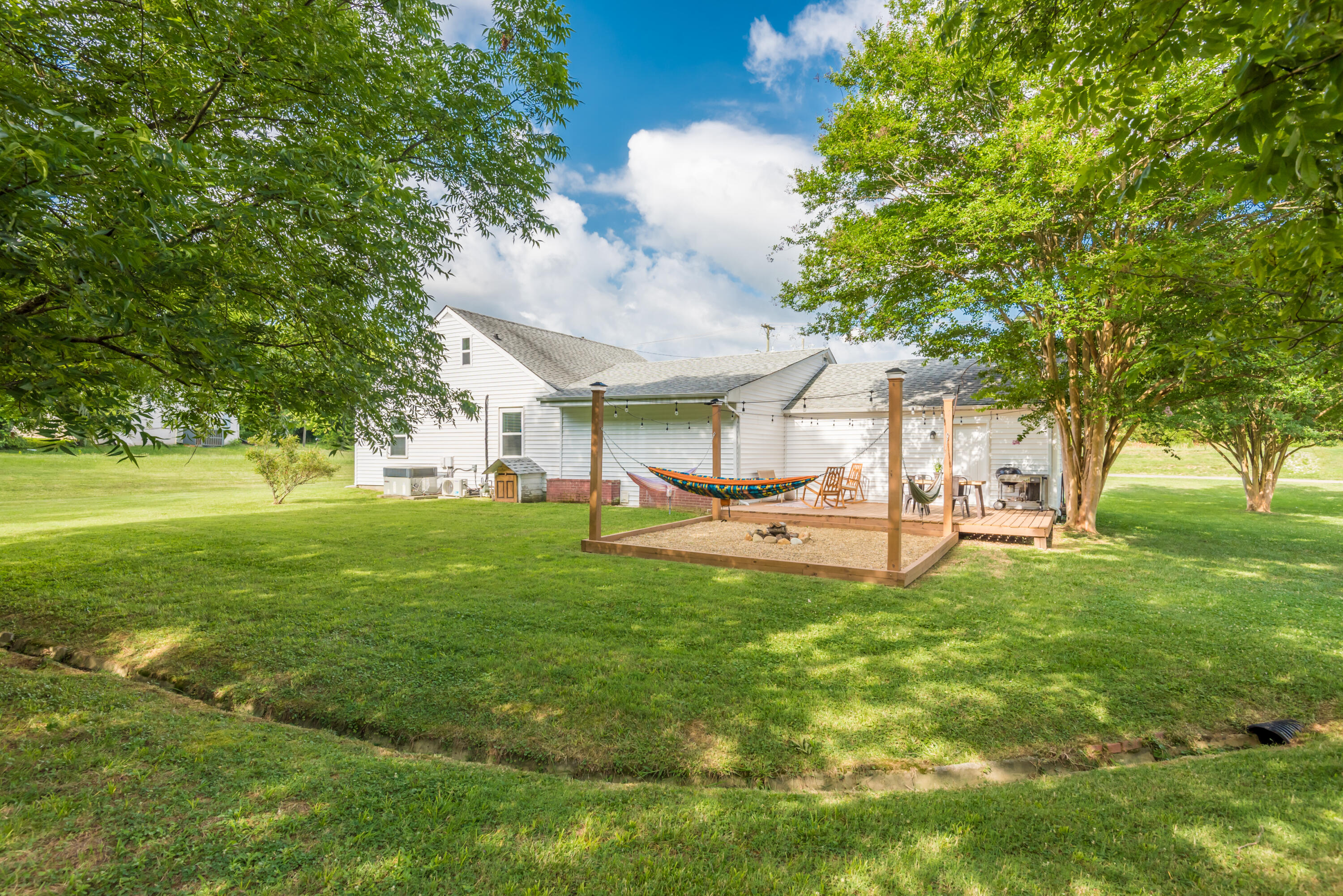 6112 Sevierville Pike Knoxville, TN 37920 - Photo 28 of 32 6112SeviervillePike-15