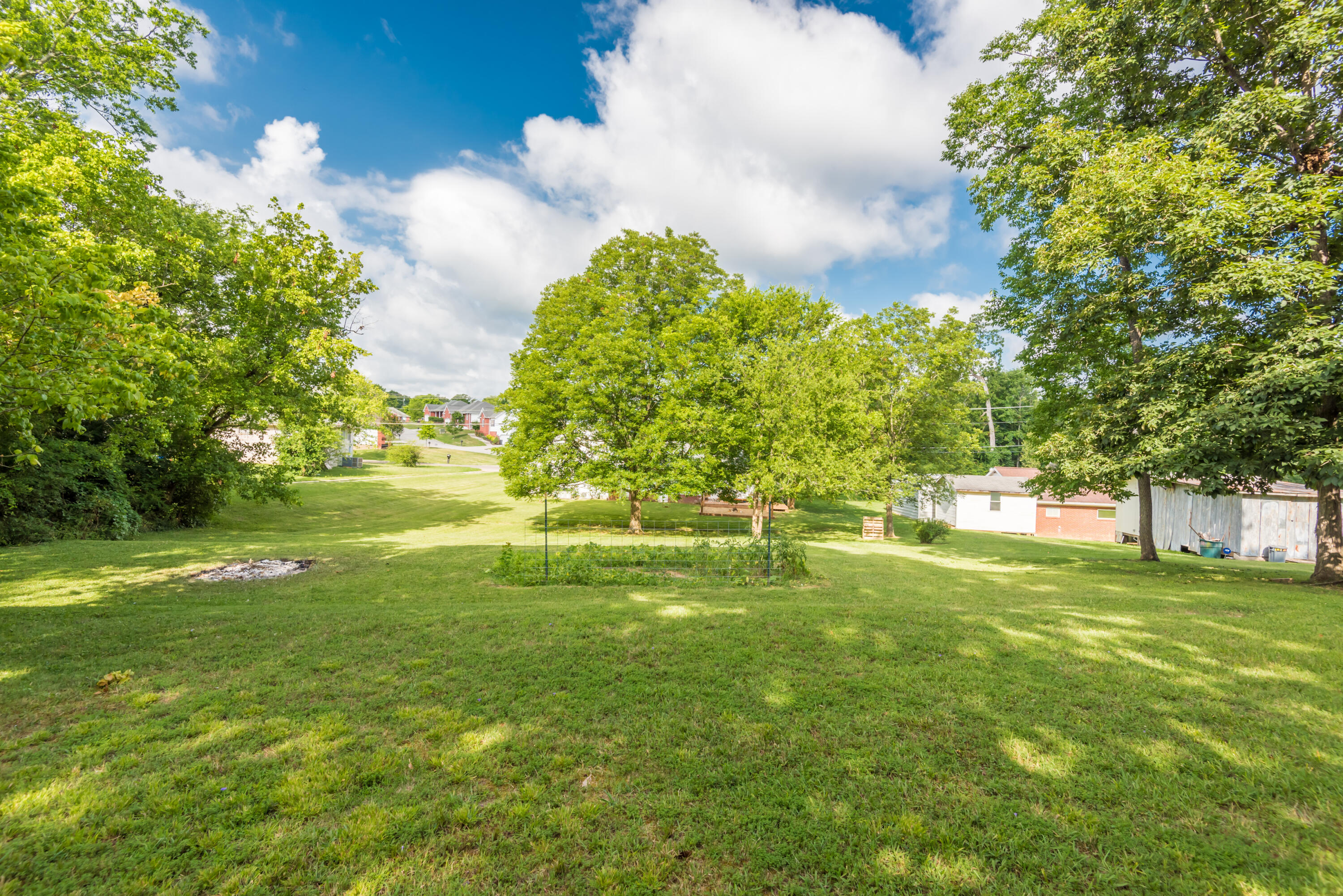 6112 Sevierville Pike Knoxville, TN 37920 - Photo 31 of 32 6112SeviervillePike-13