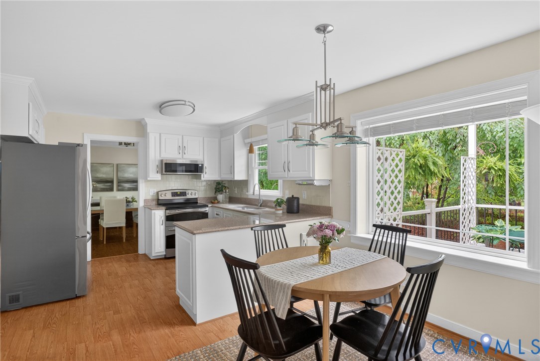 5710 Oak Knoll Road Midlothian, VA 23112 - Photo 2 of 66 What a beautiful, updated Kitchen with newer SS ap