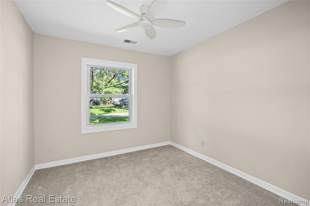 2479 Liter Road Lake Orion, MI 48359 - Photo 28 of 33 Gallery Image 28