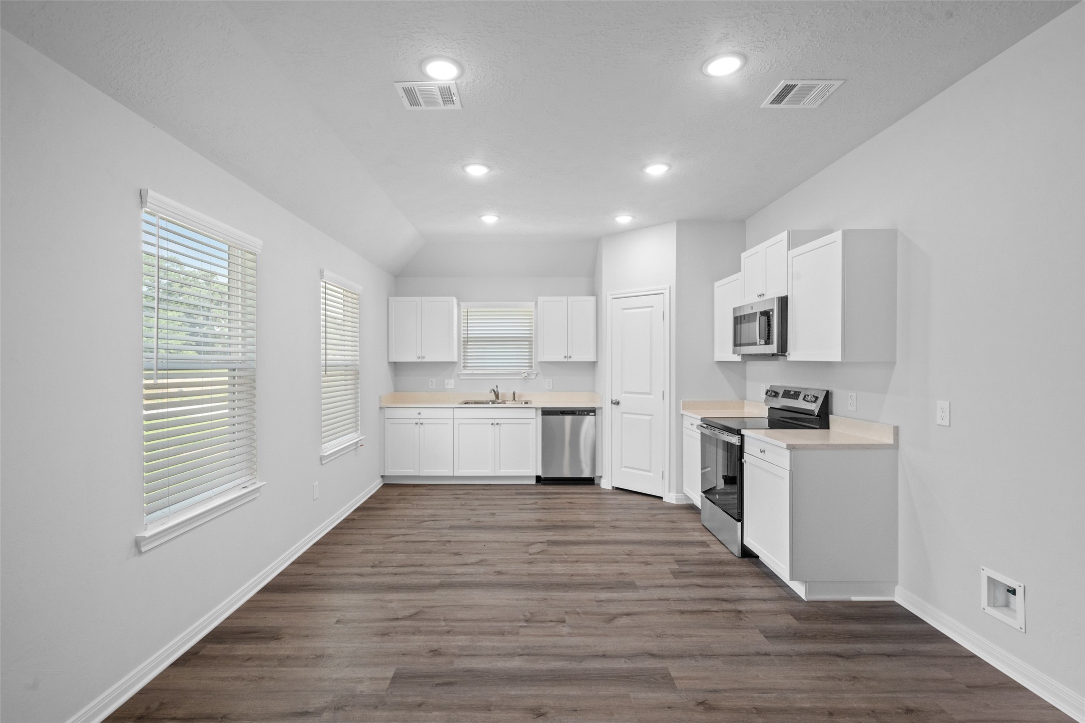 1434 25th Street Hempstead, TX 77445 - Photo 7 of 20