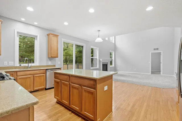 $3,500 | 2117 Vermillion Curve, Woodbury, MN 55129