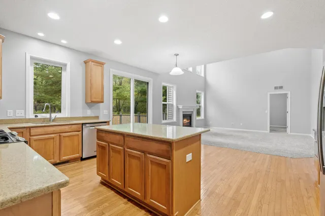 $3,500 | 2117 Vermillion Curve, Woodbury, MN 55129