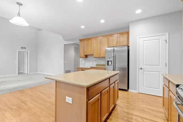 $3,500 | 2117 Vermillion Curve, Woodbury, MN 55129