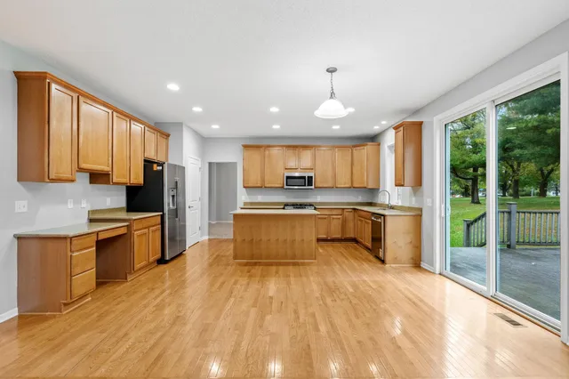 $3,500 | 2117 Vermillion Curve, Woodbury, MN 55129