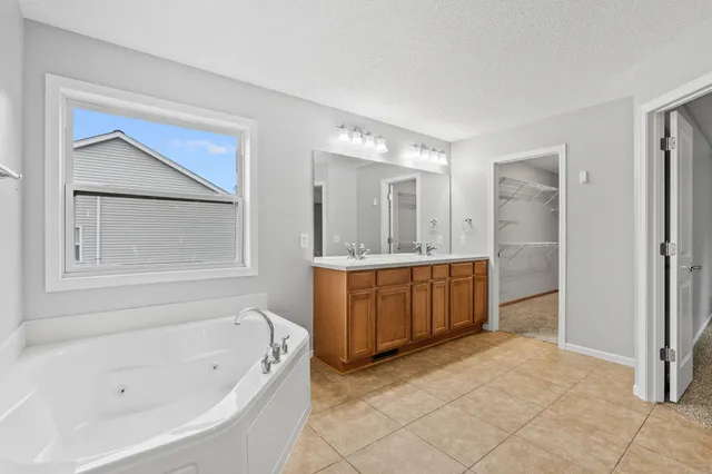 $3,500 | 2117 Vermillion Curve, Woodbury, MN 55129