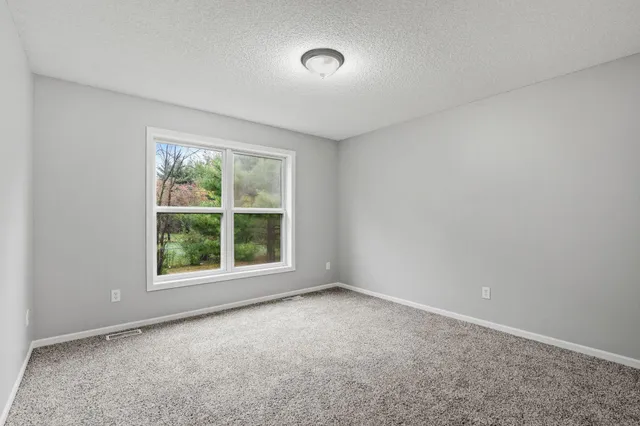 $3,500 | 2117 Vermillion Curve, Woodbury, MN 55129