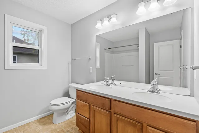 $3,500 | 2117 Vermillion Curve, Woodbury, MN 55129