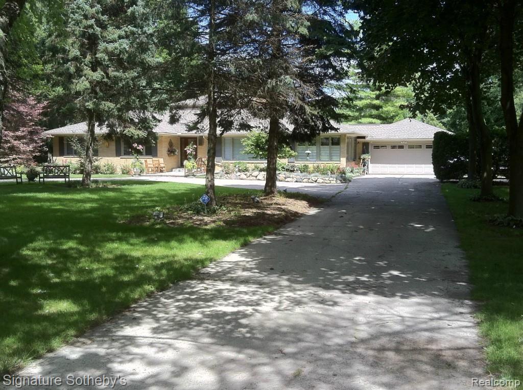 5221 Longmeadow Road Bloomfield Hills, MI 48304 - Photo 42 of 42 Set back From the street