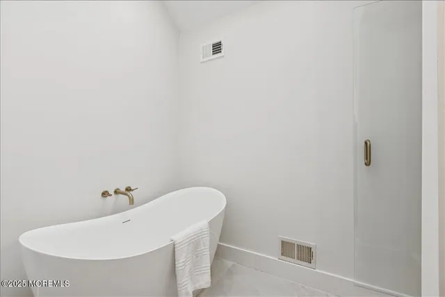 $599,000 | 18 Oak Knoll Drive, Matawan, NJ 07747