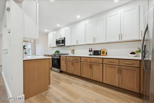 $599,000 | 18 Oak Knoll Drive, Matawan, NJ 07747