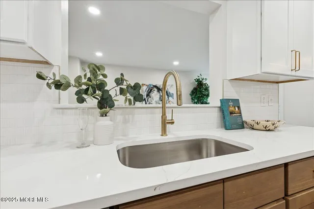 $599,000 | 18 Oak Knoll Drive, Matawan, NJ 07747