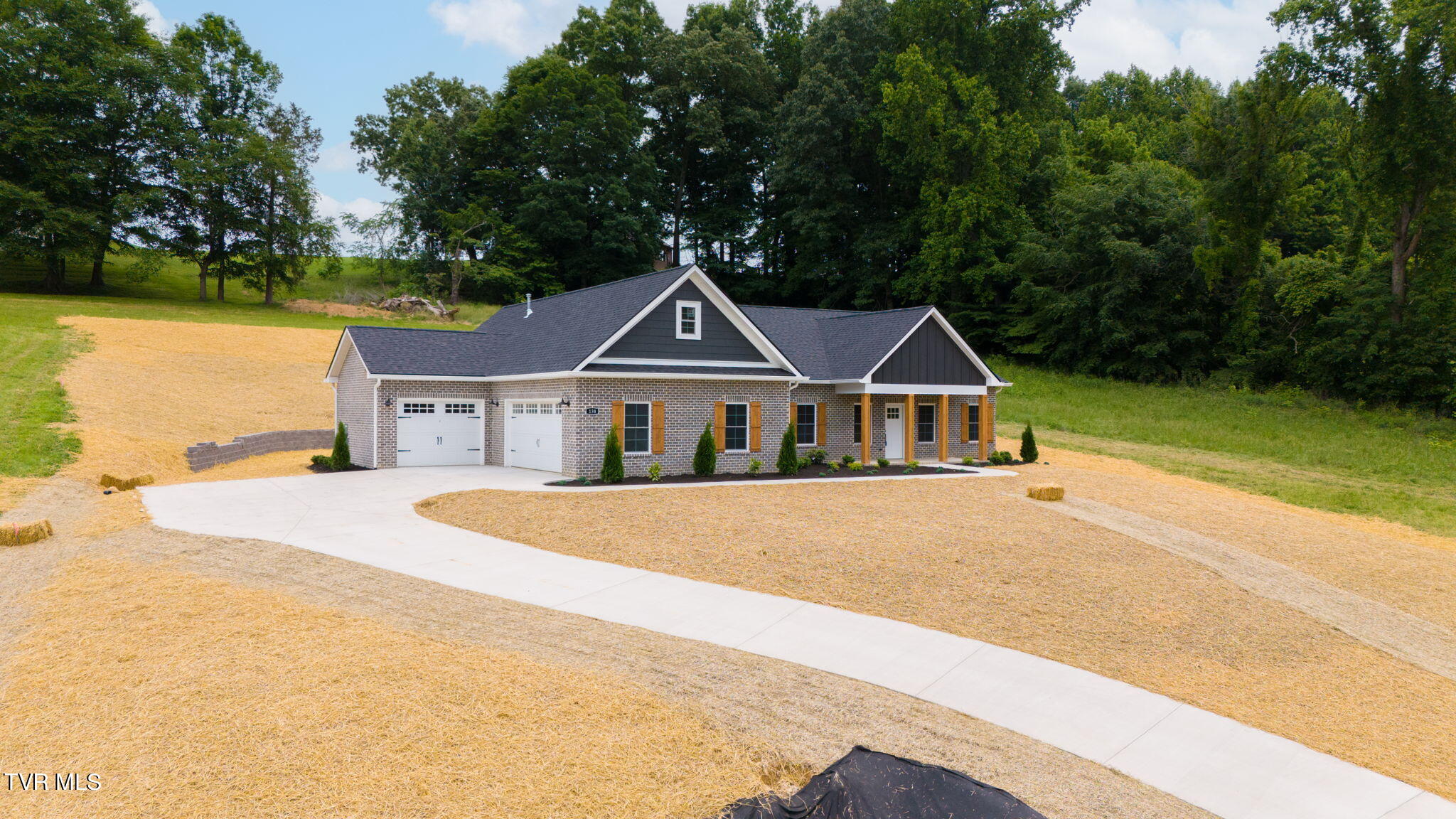 138 Boones Station Road Johnson City, TN 37615 - Photo 12 of 51 39-web-or-mls-DJI_20240119054233_0269_D-