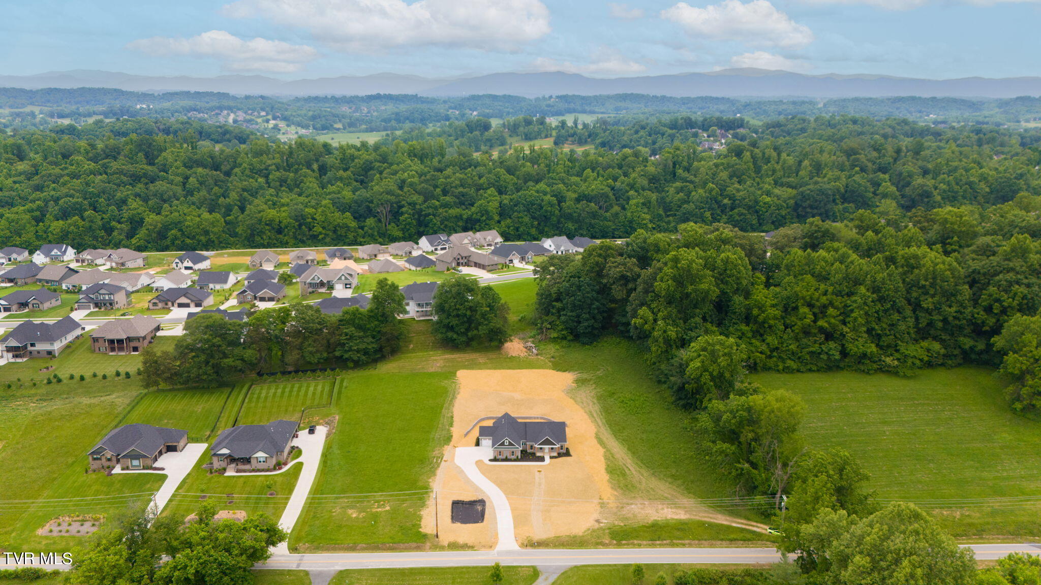 138 Boones Station Road Johnson City, TN 37615 - Photo 17 of 51 48-web-or-mls-DJI_20240119054608_0290_D-