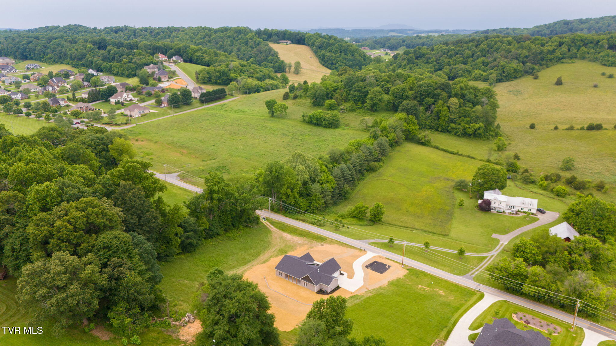 138 Boones Station Road Johnson City, TN 37615 - Photo 18 of 51 47-web-or-mls-DJI_20240119054646_0293_D