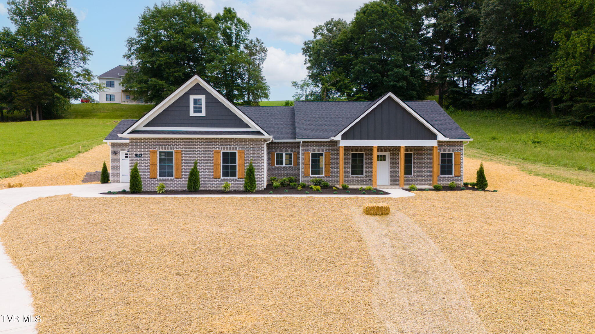 138 Boones Station Road Johnson City, TN 37615 - Photo 2 of 51 38-web-or-mls-DJI_20240119054123_0263_D-