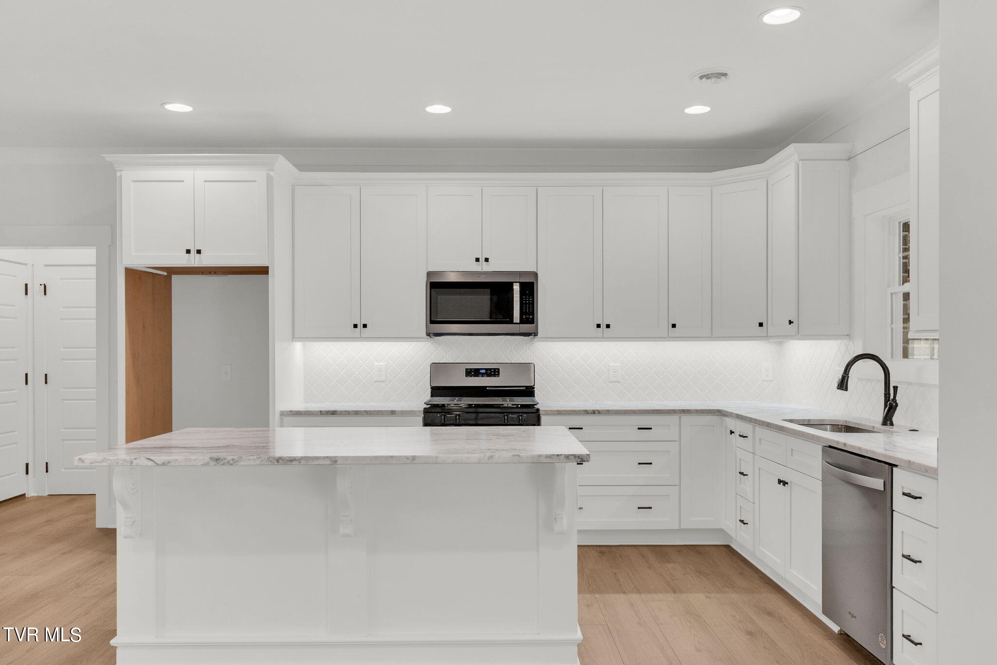 138 Boones Station Road Johnson City, TN 37615 - Photo 22 of 51 Kitchen