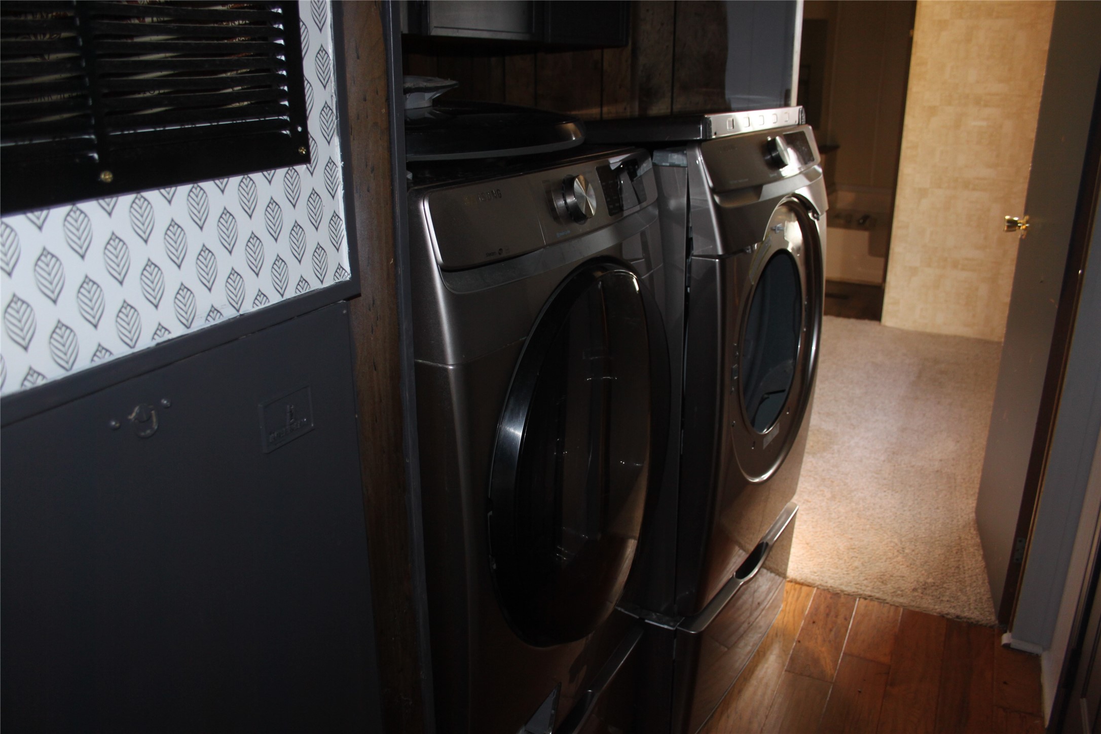 21824 Fairground Road Hempstead, TX 77445 - Photo 9 of 18 washer/dryer mobile home