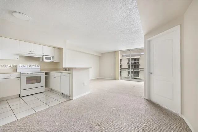 $2,000 | 5085 Northwest 7th Street, Unit PH12, Miami, FL 33126