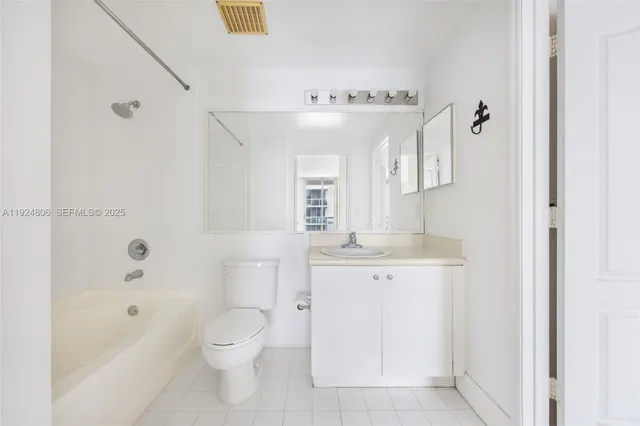 $2,000 | 5085 Northwest 7th Street, Unit PH12, Miami, FL 33126