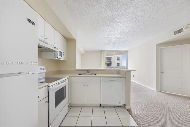 $2,000 | 5085 Northwest 7th Street, Unit PH12, Miami, FL 33126