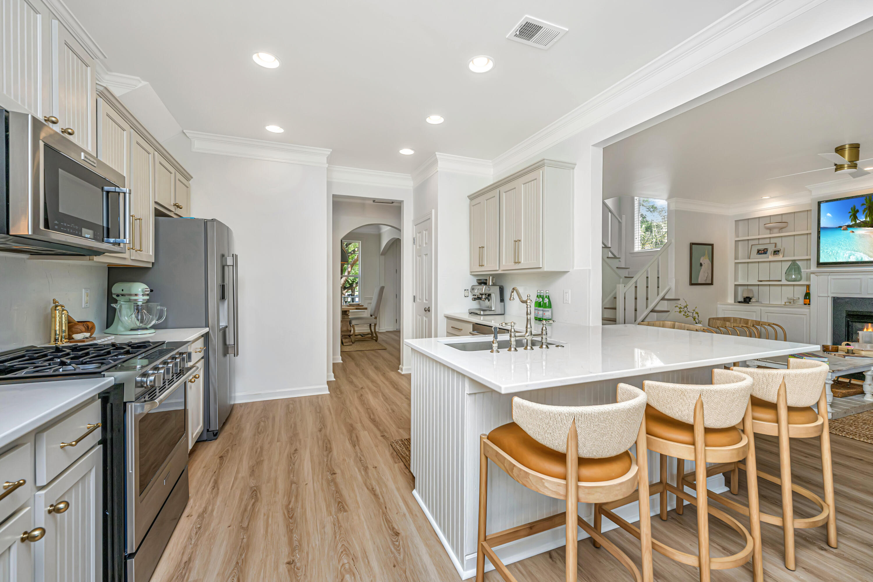 1627 Ellsworth Street Mount Pleasant, SC 29466 - Photo 5 of 34 kitchen