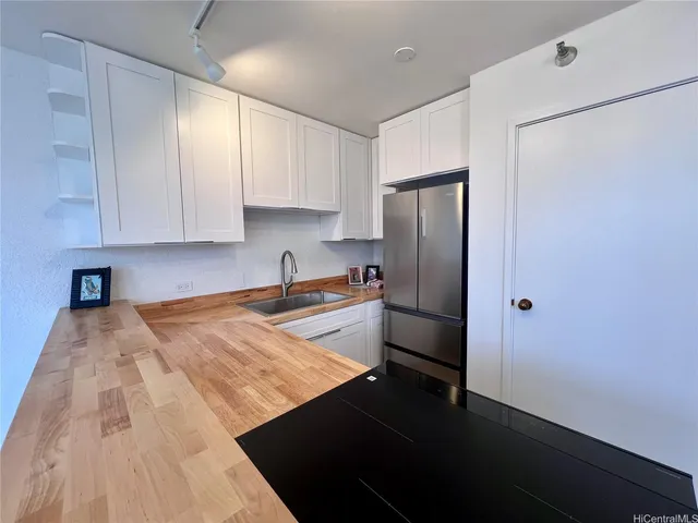 $4,000 | 300 Wai Nani Way, Unit I1801, Honolulu, HI 96815