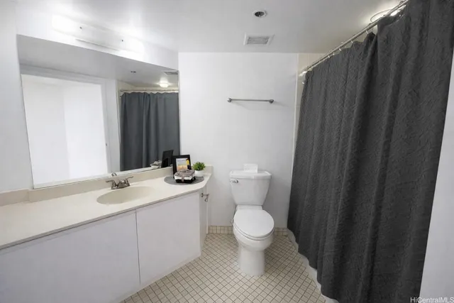 $4,000 | 300 Wai Nani Way, Unit I1801, Honolulu, HI 96815