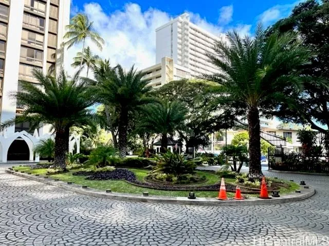 $4,000 | 300 Wai Nani Way, Unit I1801, Honolulu, HI 96815