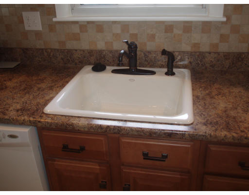 5 Gloucester Road Grafton, MA 01536 - Photo 5 of 12 Gallery Image 5