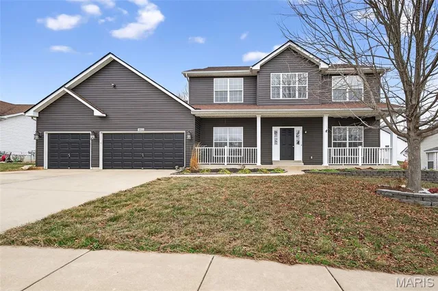 $450,000 | 1933 Providence Estate Drive, Wentzville, MO 63385