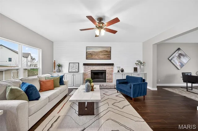 $450,000 | 1933 Providence Estate Drive, Wentzville, MO 63385