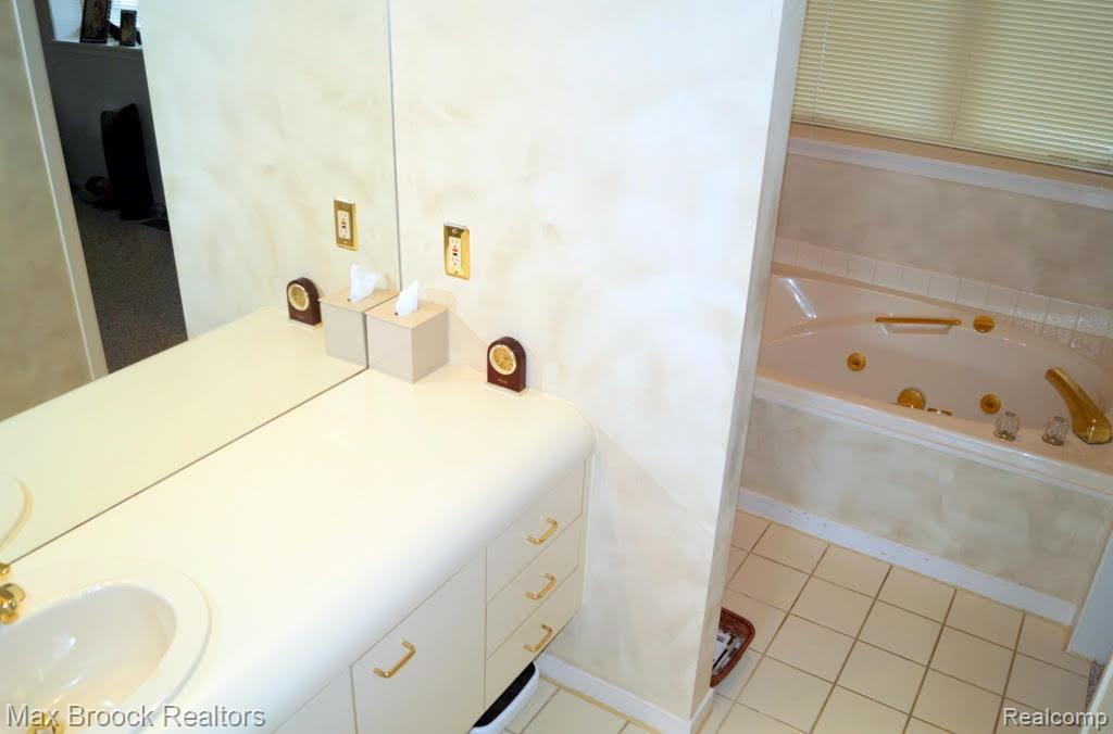 2680 Ford Road White Lake, MI 48383 - Photo 25 of 40