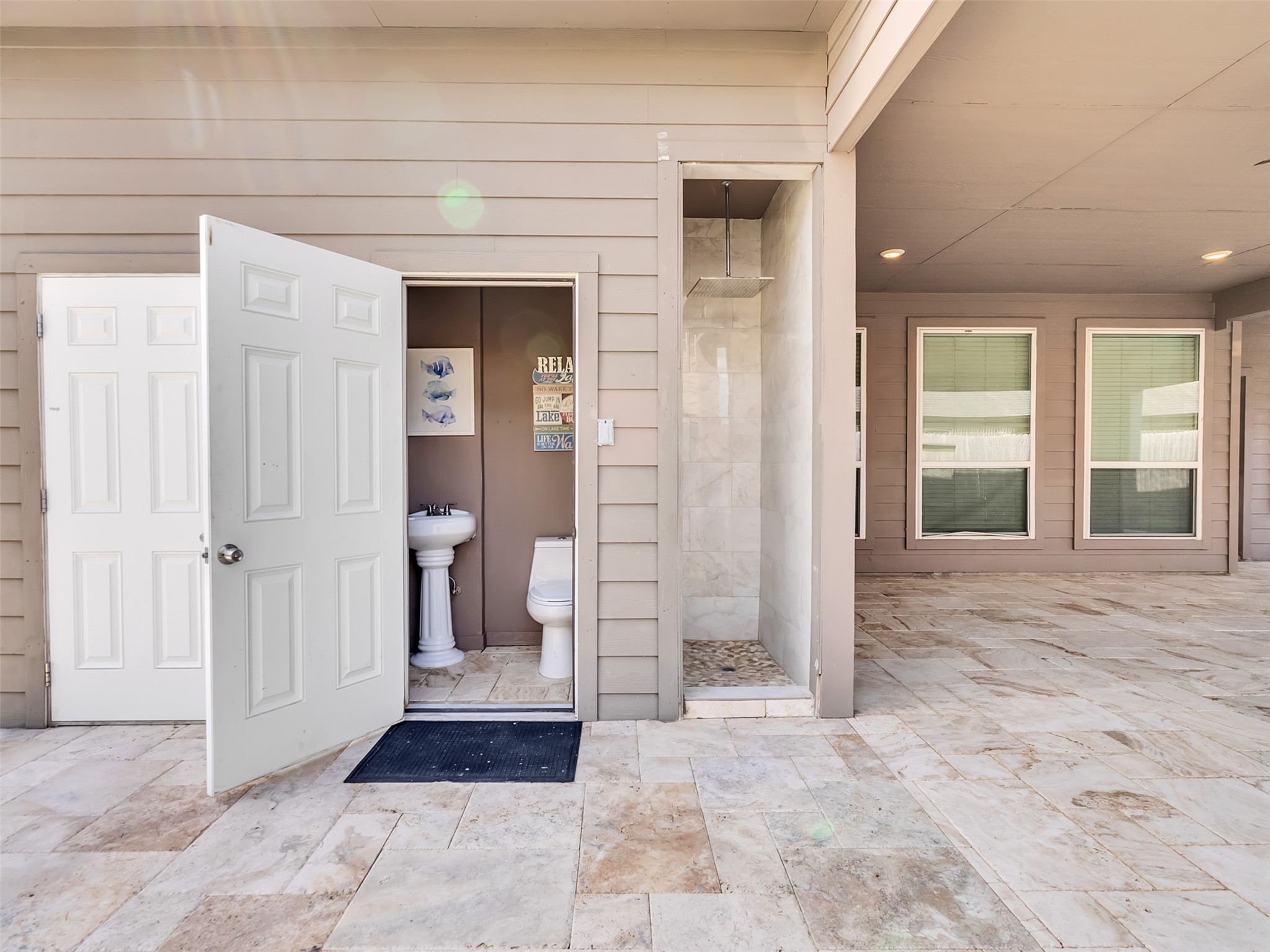 3502 Single Ridge Way Katy, TX 77493 - Photo 38 of 46 Outdoor Shower & Half Bath