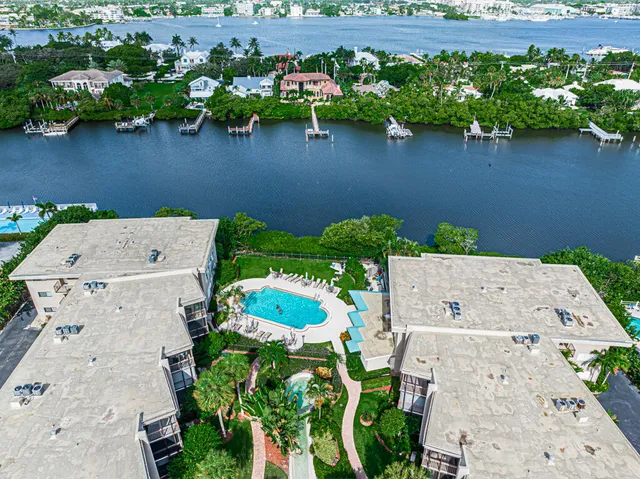 $3,600 | 3605 South Ocean Boulevard, Unit 312, South Palm Beach, FL 33480