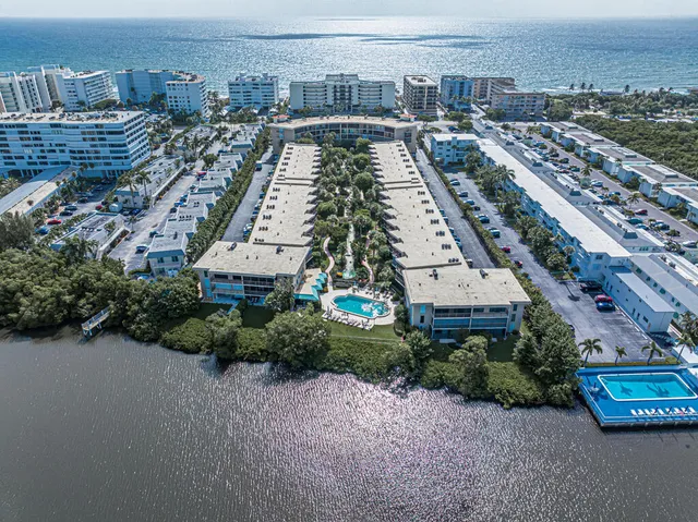 $3,600 | 3605 South Ocean Boulevard, Unit 312, South Palm Beach, FL 33480