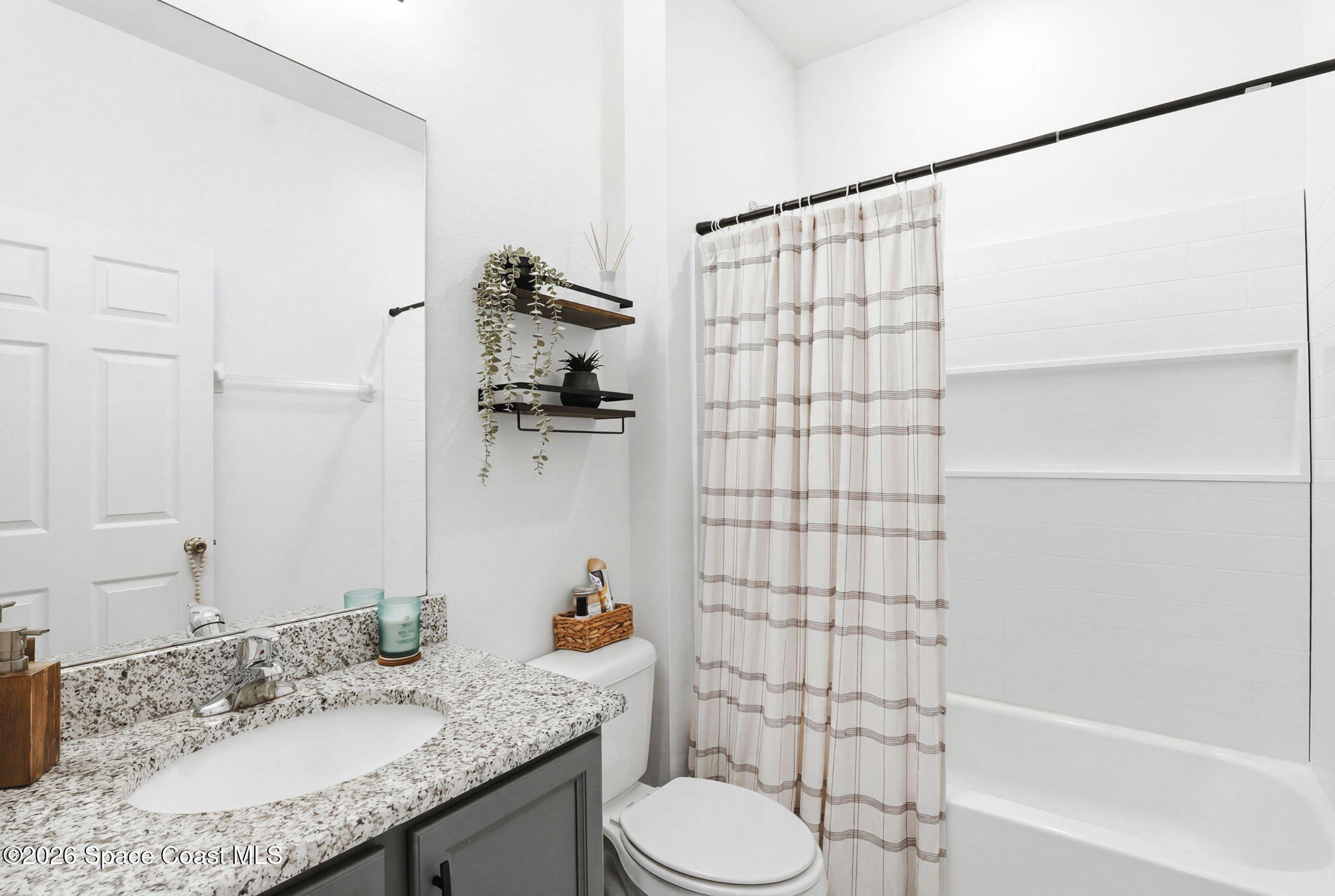 712 Duncan Road Southeast Palm Bay, FL 32909 - Photo 18 of 33 Guest Bath